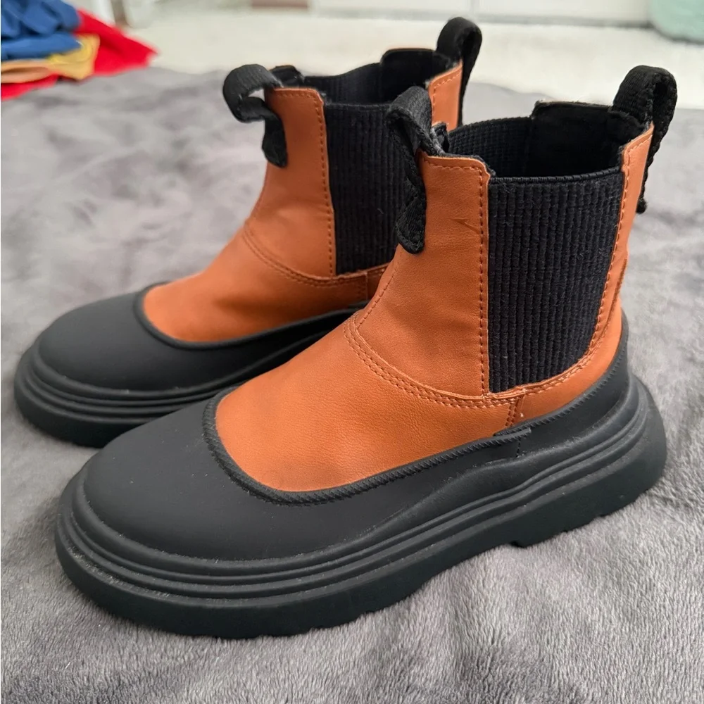 ZARA Kids Chunky Chelsea Boots - Picture 2 of 4